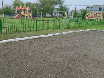 В Розовском муниципальном образовании 24 мая закончились работы по установке комплекса ( спортивной и детской площадки)
