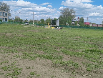 В Розовском муниципальном образовании начались работы по установке спортивной и детской игровой площадки