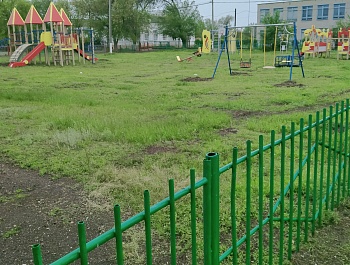 В Розовском муниципальном образовании 24 мая закончились работы по установке комплекса ( спортивной и детской площадки)